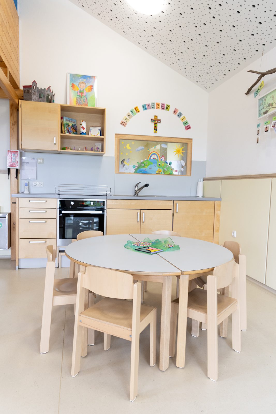 Essplatz an der Kinderküche